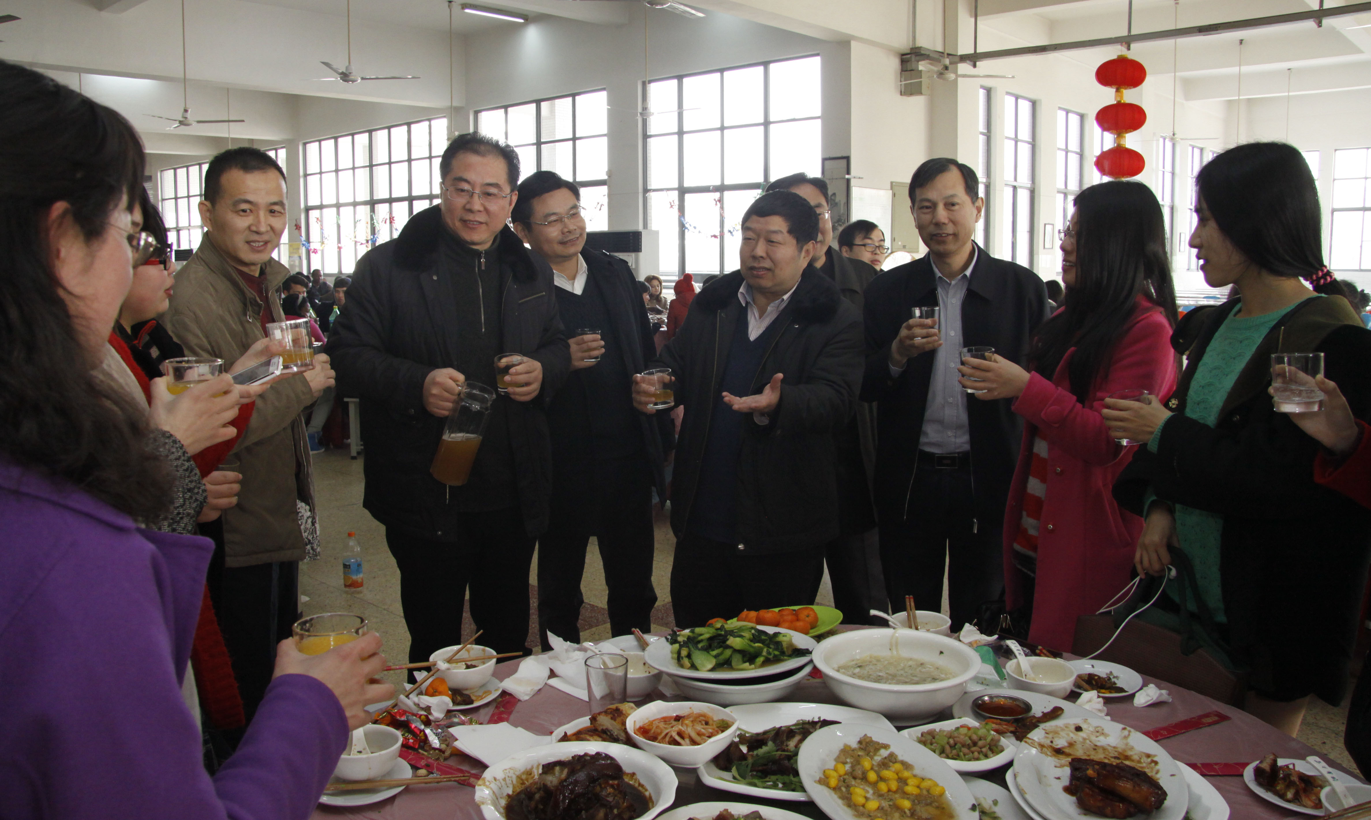 我校隆重举行2015年寒假留校学生新年团拜会
