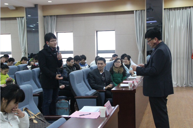 化工学院举行卡特彼勒奖助学金签约仪式暨颁奖典礼