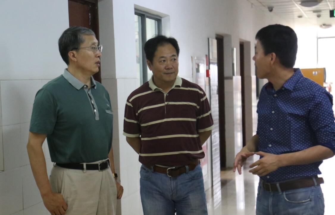 中信集团副总经理车耳来校洽谈合作