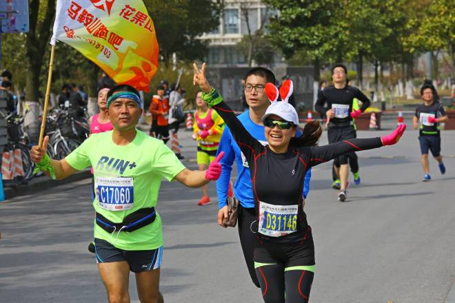 最美丽的校园、最热情的观众、最贴心的服务——2016无锡国际马拉松赛途径我校