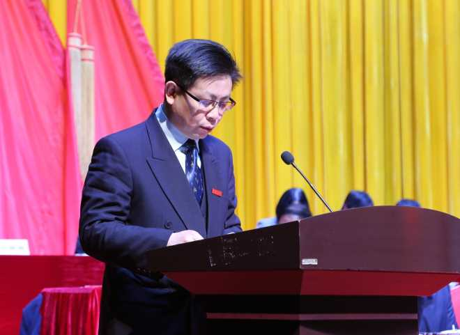 我校隆重召开第四届教职工代表大会暨工会会员代表大会第一次会议